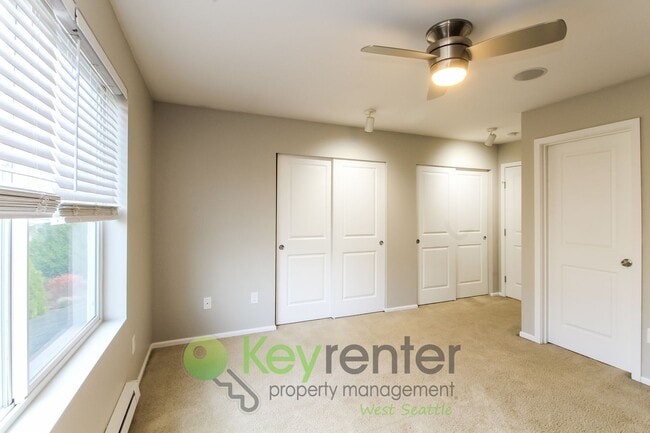 Building Photo - **Rent Incentive** Premier 3-Bed Home in a Coveted Seattle Community