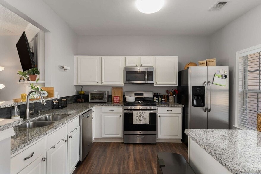 Building Photo - 1741 Stanwood Dr NW