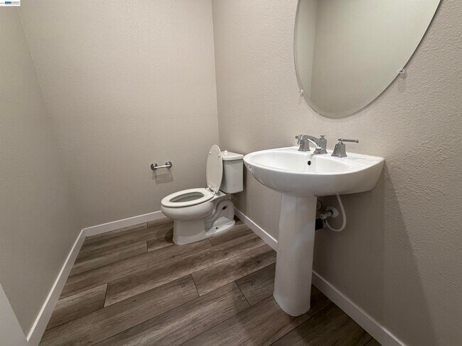 Building Photo - 2282 S Podere Dr