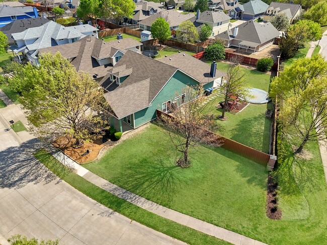 Building Photo - 9865 Tanglebrush Dr