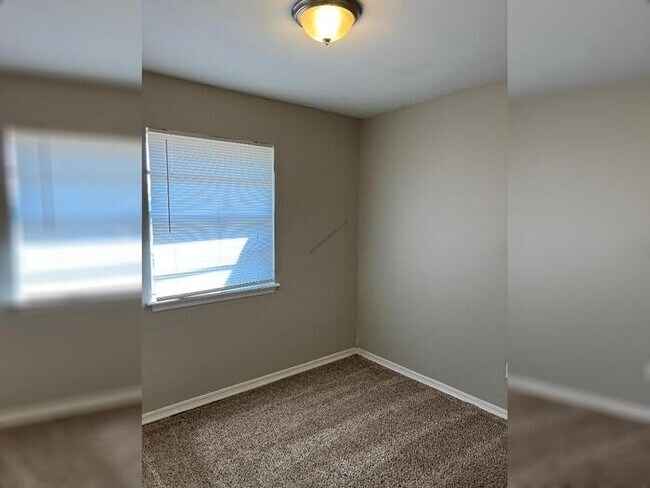 Building Photo - 301 NW 81st St