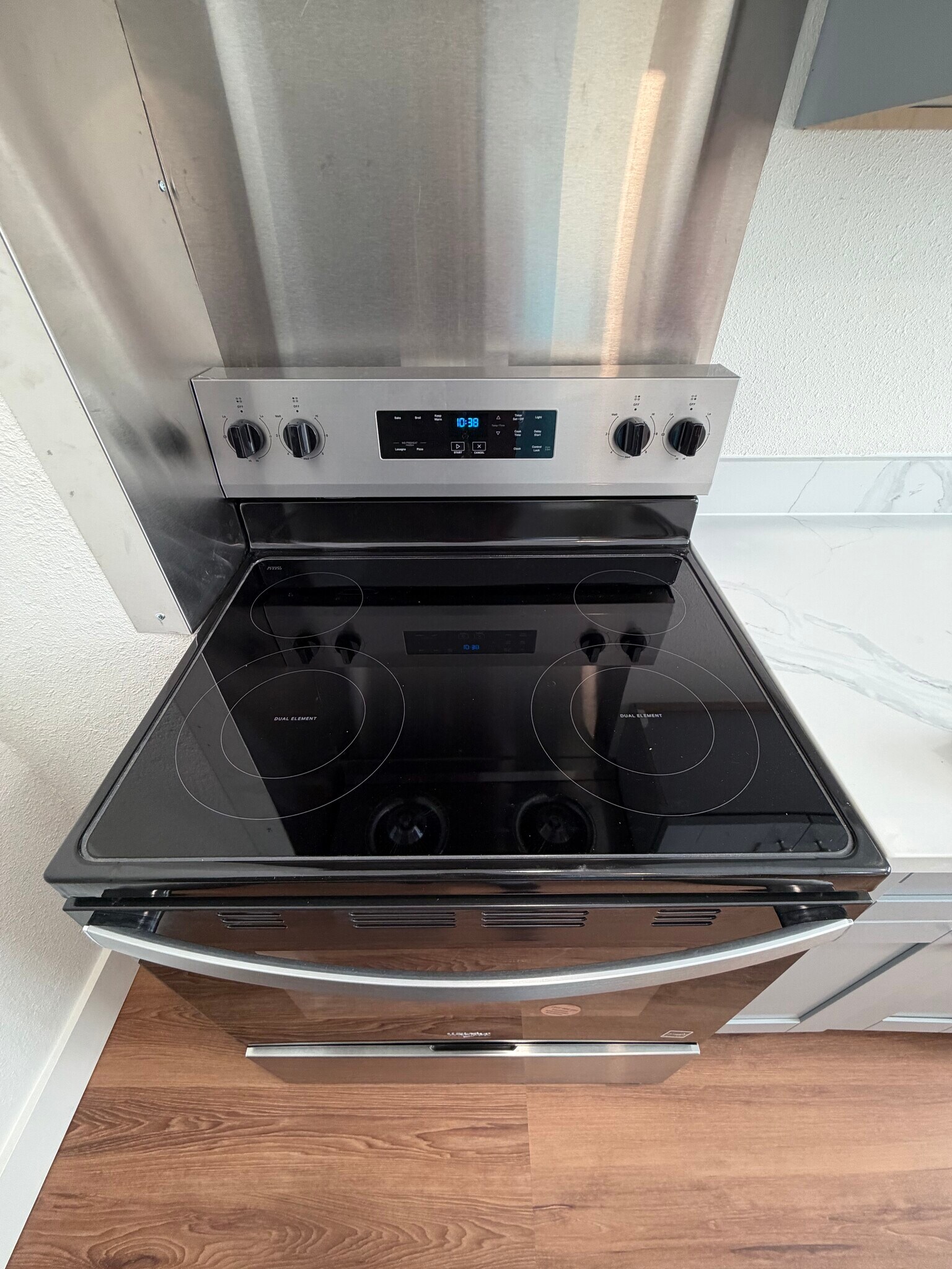 Building Photo - 495 Elwood Ave