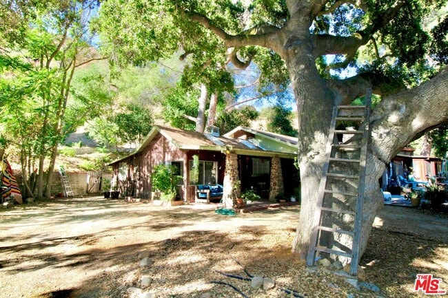 Building Photo - 20200 Paradise Ln