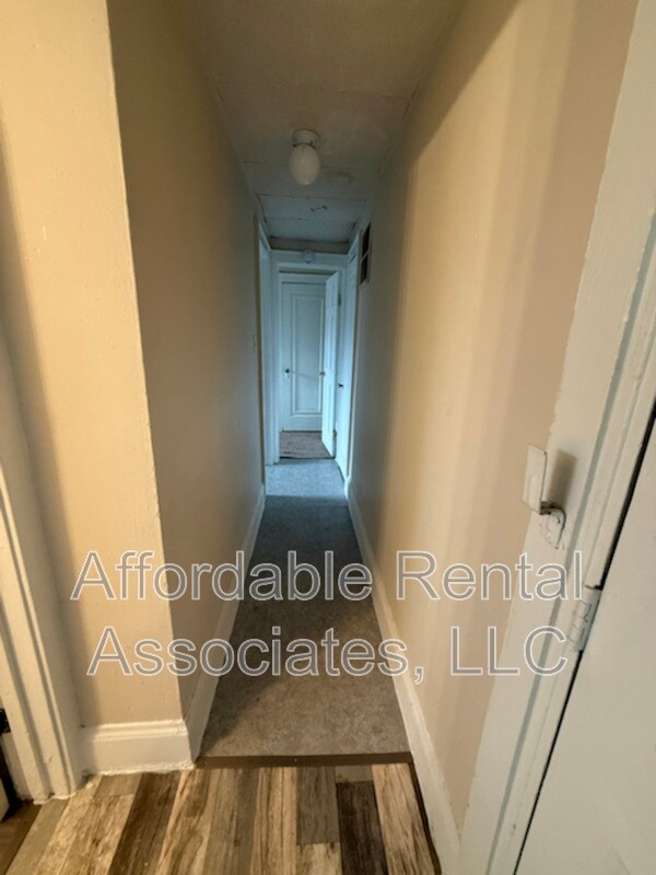 Building Photo - 1020 W National Ave