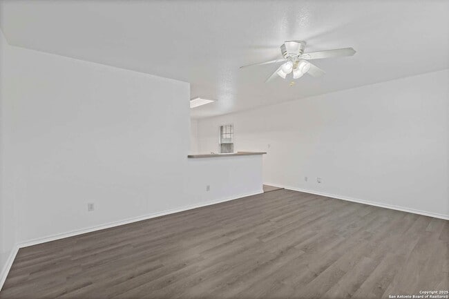 Building Photo - 3045 Pine Valley Dr