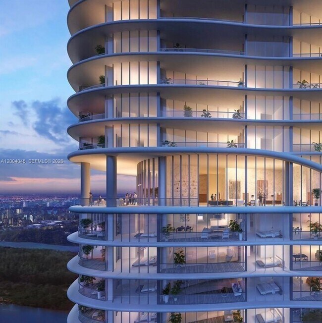 Building Photo - 15701 Collins Ave