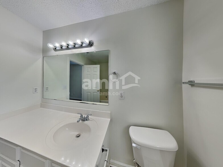 Building Photo - 123 Nahcotta Dr