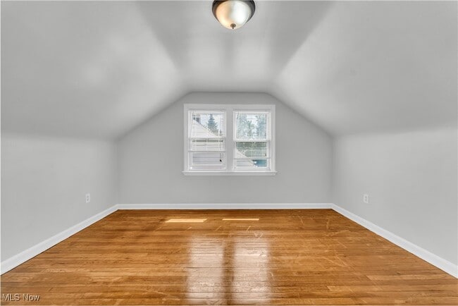 Building Photo - 856 E 237th St