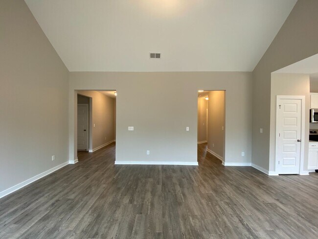 Building Photo - 65 Red Oak Ct