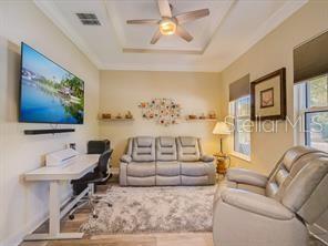 Building Photo - 714 16th Ave E