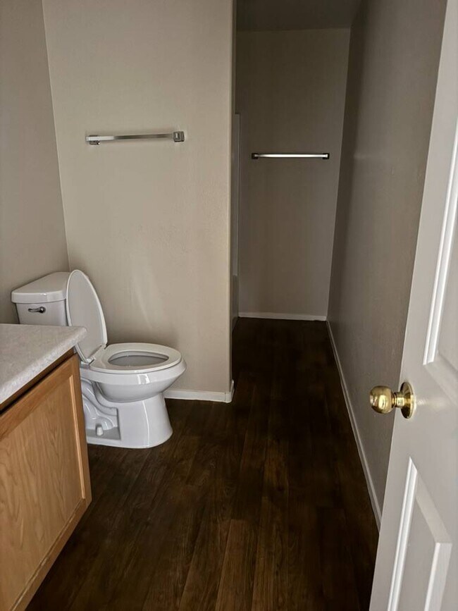 Building Photo - 2228 Cambridge Elms St