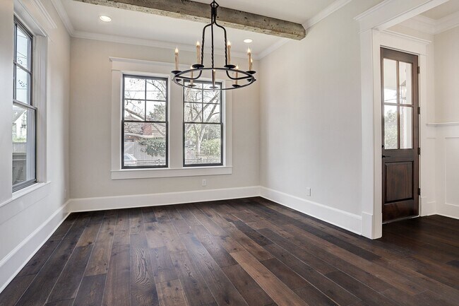 Building Photo - 1901 Bradshaw St