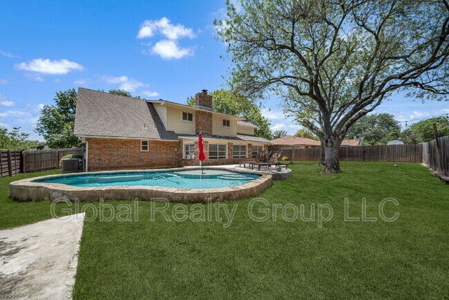 Building Photo - 133 Thomas Edison Dr