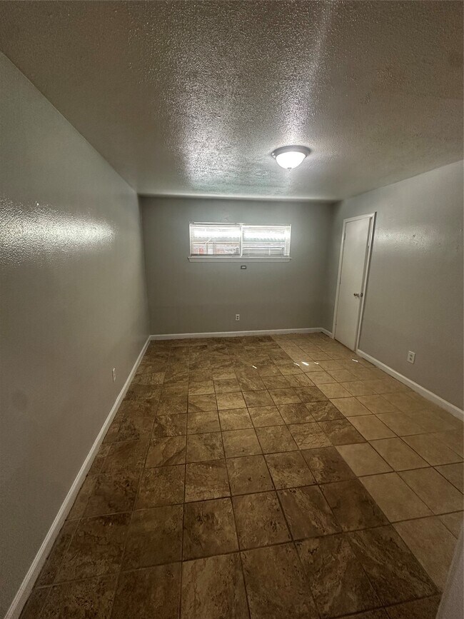 Building Photo - 8110 Albacore Dr