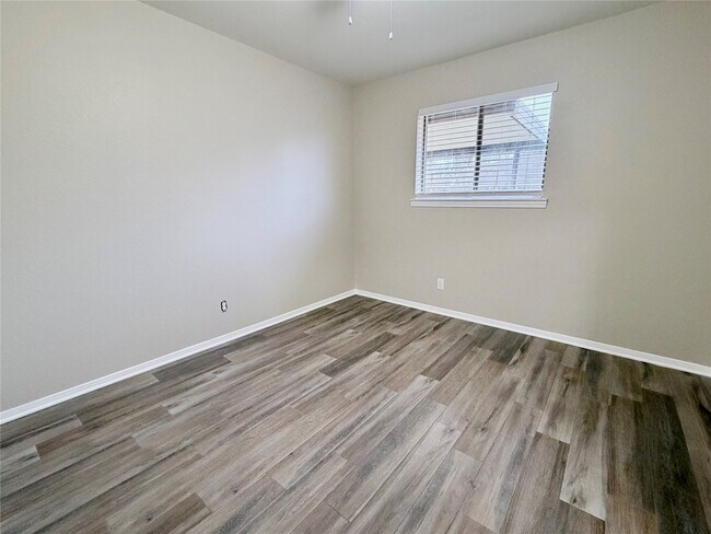 Building Photo - 2712 Monroe Ave