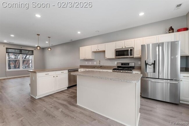 Building Photo - 7609 Woodward Ave