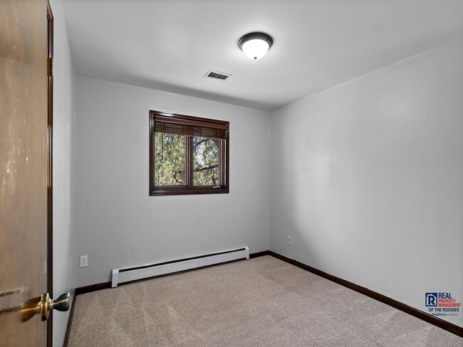 Building Photo - Gorgeous 5 Bed 4 Bath House in North Fort ...