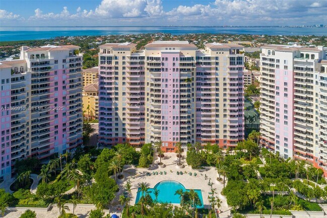 Building Photo - 785 Crandon Blvd