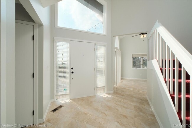 Building Photo - 1083 N Livernois Rd