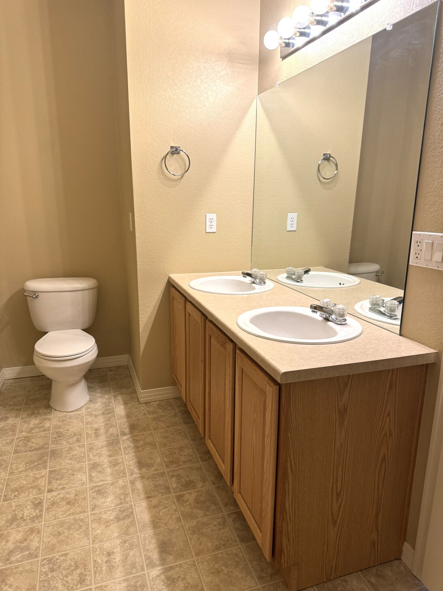 Building Photo - 9558 Pearl Cir