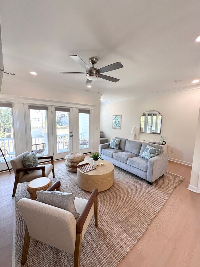 Building Photo - 2024 Built | Fully Furnished Modern Oceanf...