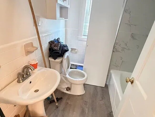 Building Photo - 289 Milton St