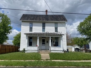 Building Photo - rd240