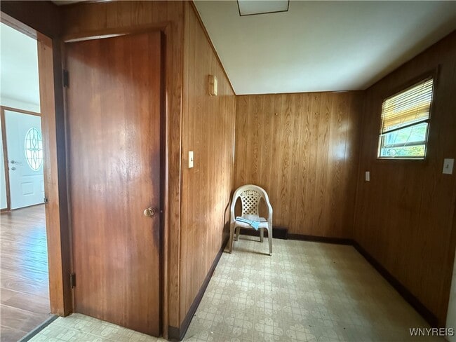 Building Photo - 246 Crisfield Ave