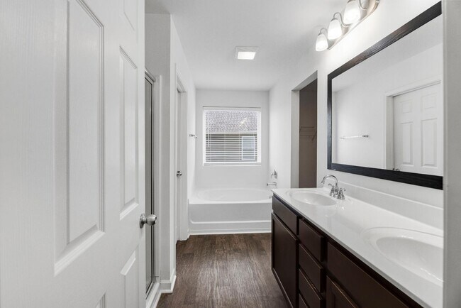 Building Photo - 442 Thoroughbred Dr