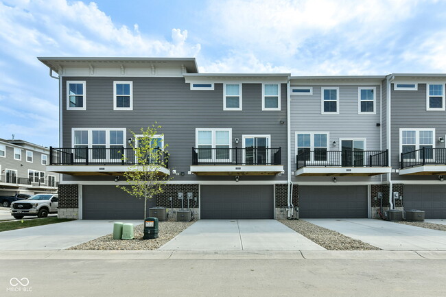 Building Photo - 9325 Somerford Dr