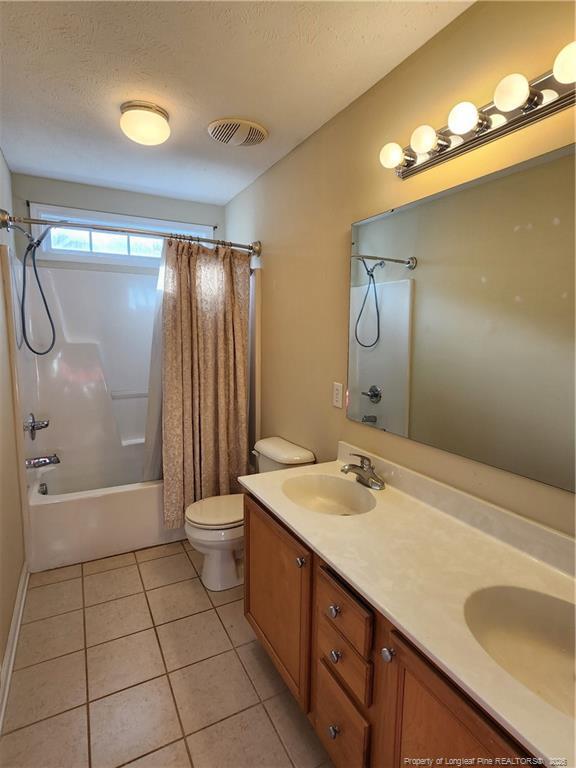 Building Photo - 3347 Broomsgrove Dr
