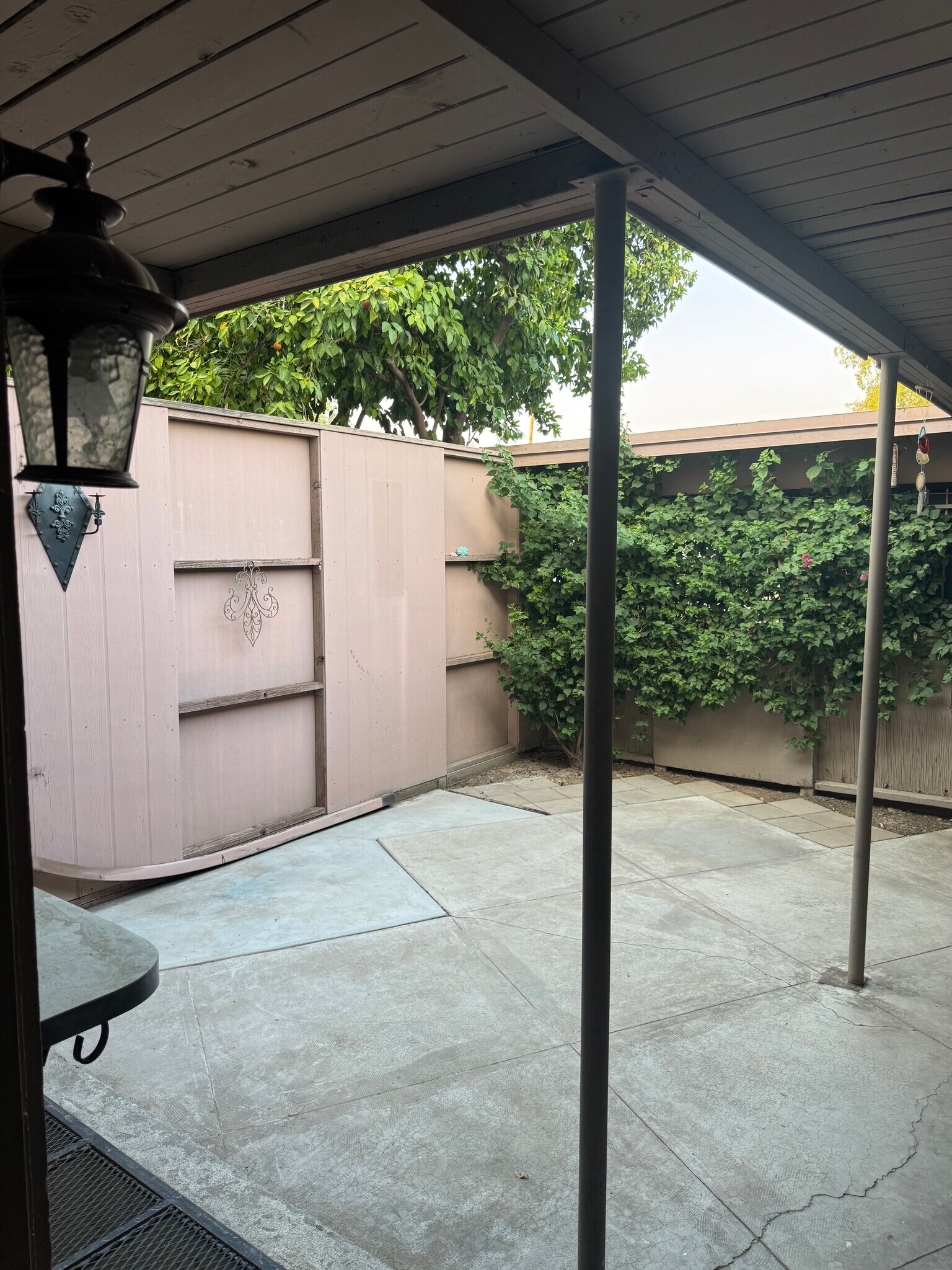 Building Photo - 1550 N Stapley Dr