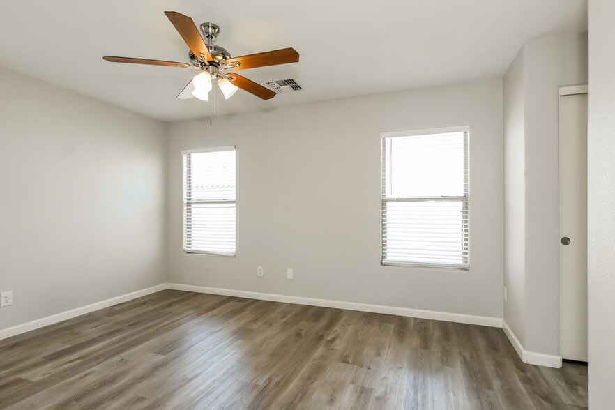 Building Photo - 6438 W Constance Way