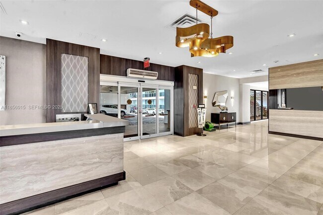 Building Photo - 20505 E Country Club Dr