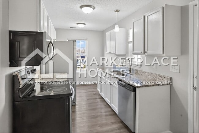 Building Photo - 1008 Rockyknoll Dr