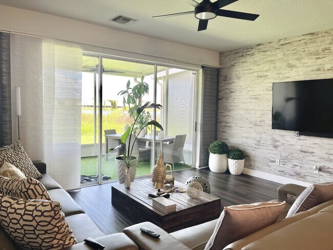 Building Photo - 4971 Pond Ridge Dr