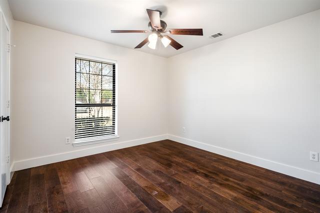 Building Photo - 1824 Huron Trail