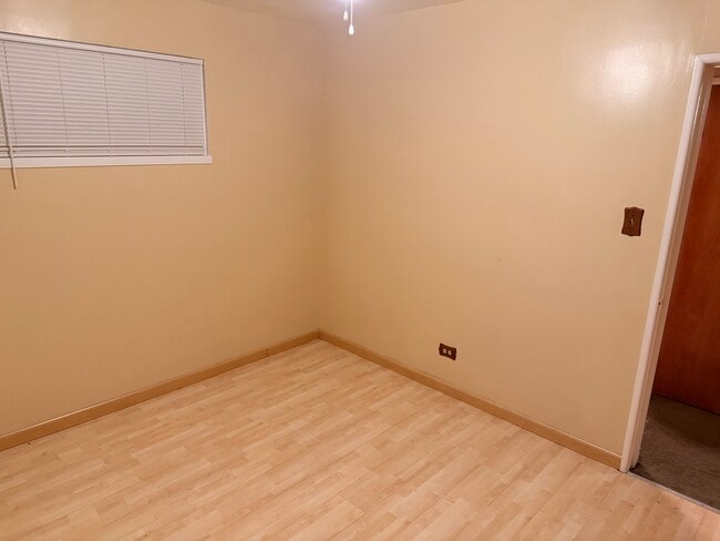 Building Photo - 1367 Burnham Ave