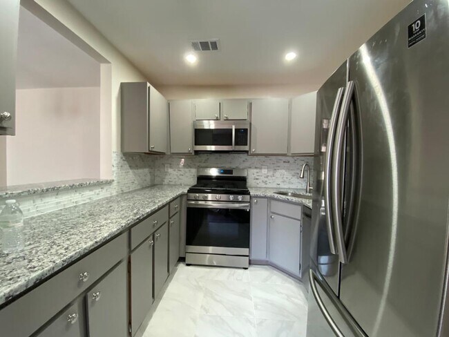 Building Photo - 94 Quince Ct