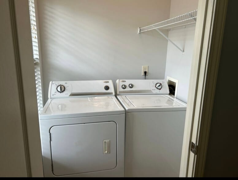 Building Photo - 735 Tulip Grove Rd