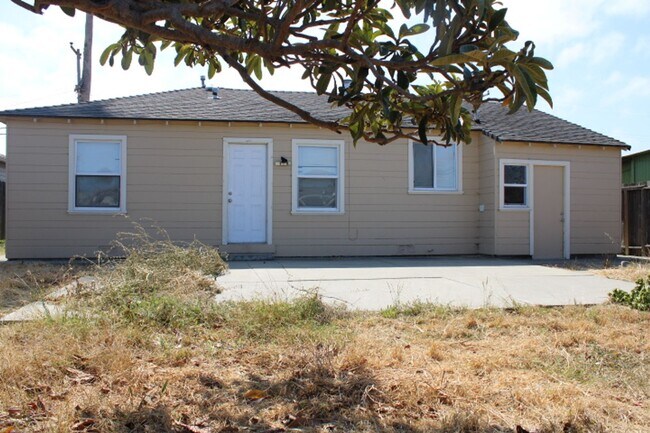 Building Photo - 2745 Rollingwood Dr