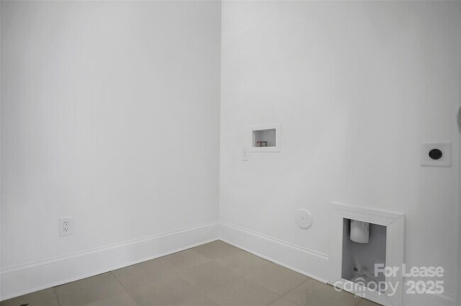 Building Photo - 3054 Constitution Ln