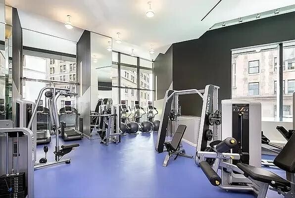 Building Photo - 15 S William St