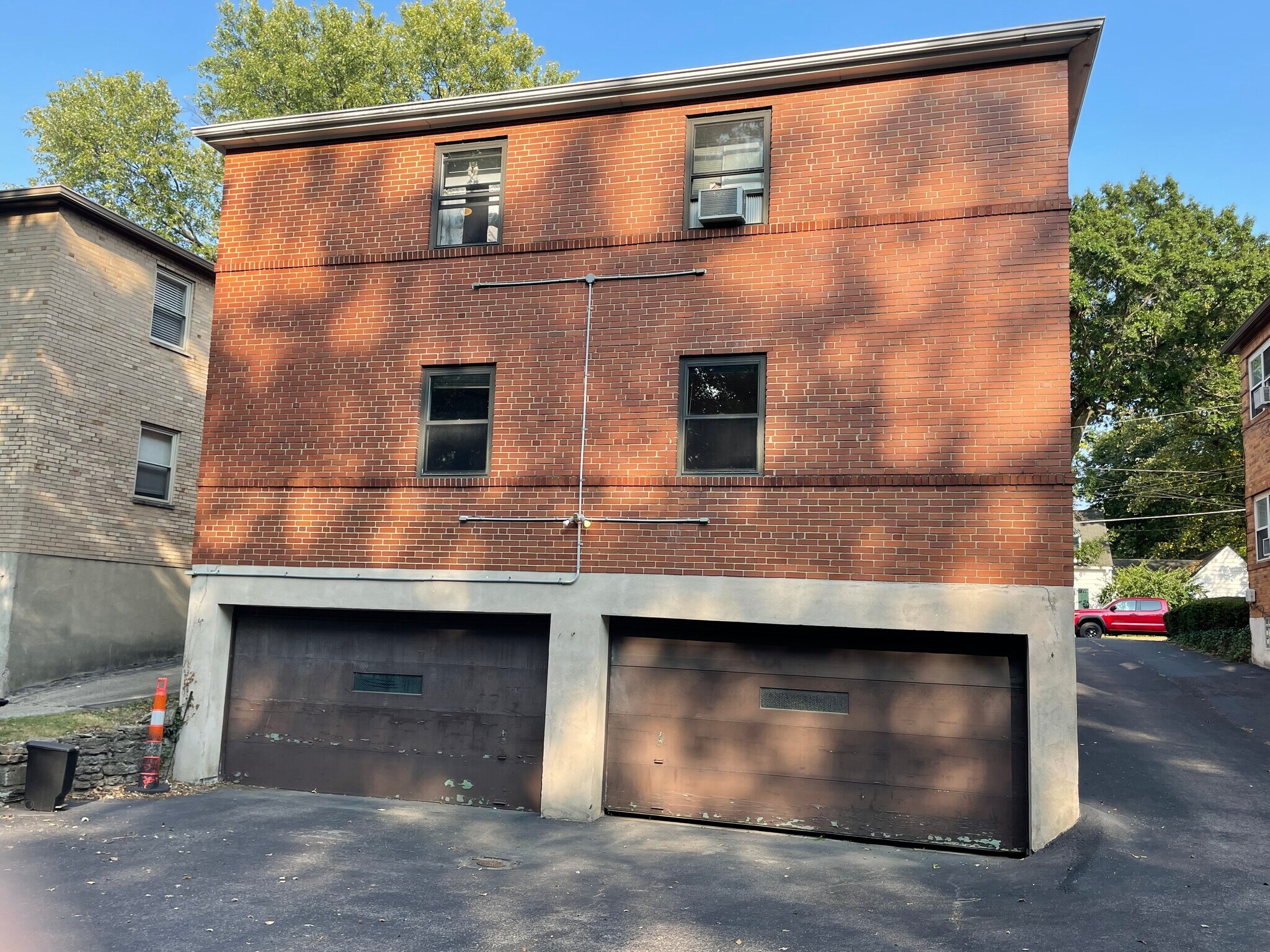 Building Photo - 3941 Millsbrae Ave