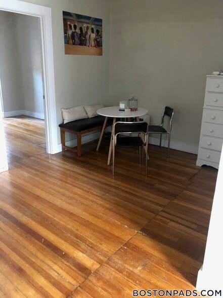 Building Photo - 435 Hanover St