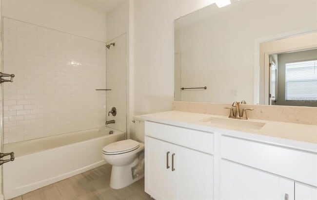 Building Photo - 1250 Spinnaker Dr