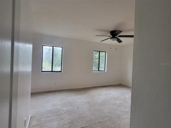 Building Photo - 2134 NE 45th Ave