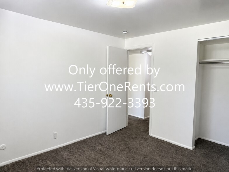 Building Photo - NO DEPOSIT option available for qualified renters!