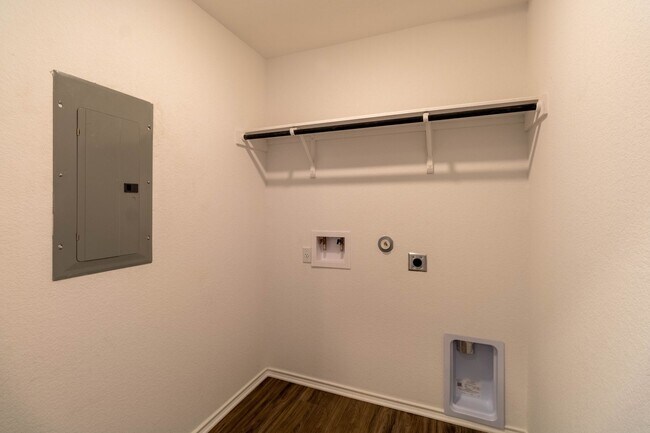 Building Photo - 5601 Bellissima Way