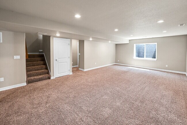 Building Photo - $2,550 - 4 Bed, 3 Bath Home in Colorado Sp...